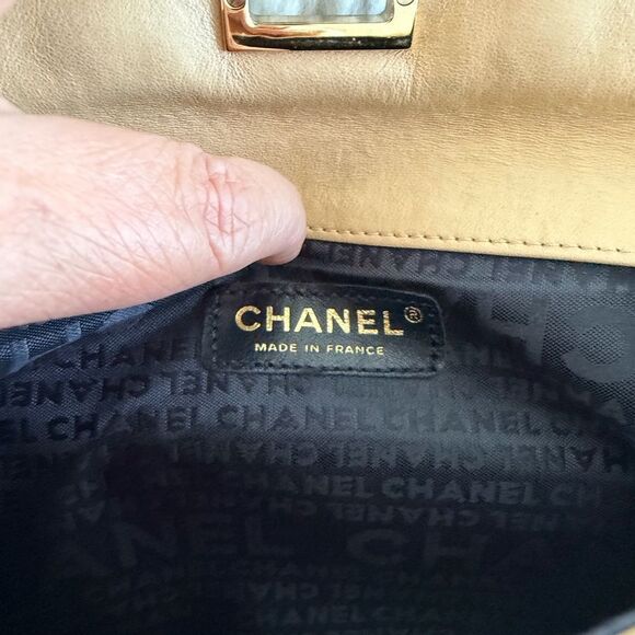 RARE ! CHANEL Black and Beige Double Flap Y2K Chocolate Bar Clutch - Picture 12 of 17
